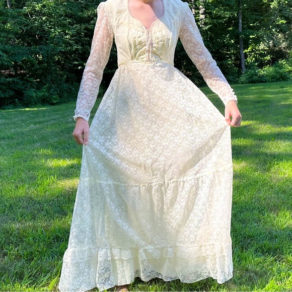 Gunne Sax Romantic Cream Lace Long Dress, S. - Picture 13 of 16